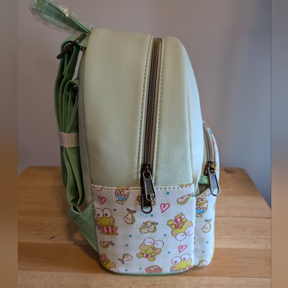 Keroppi Loungefly Backpack - Picture 4 of 4